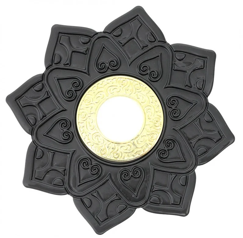 Prato Invictus Pequeno New Love Preto com Dourado